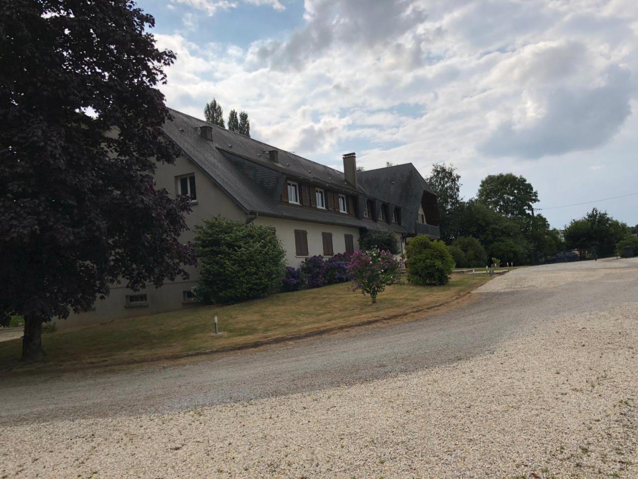 Hotel La Cle Des Champs Le Teilleul Exterior foto